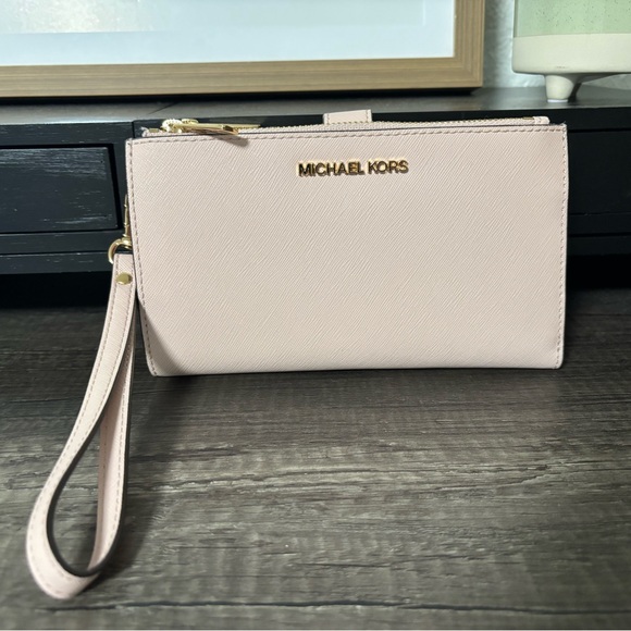 Michael Kors Handbags - Michael Kors Jet Set Travel Large Double Zip Phone Wallet Wristlet